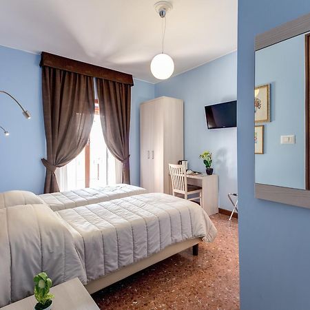 Bed and Breakfast Domus Cornelia Рим Экстерьер фото