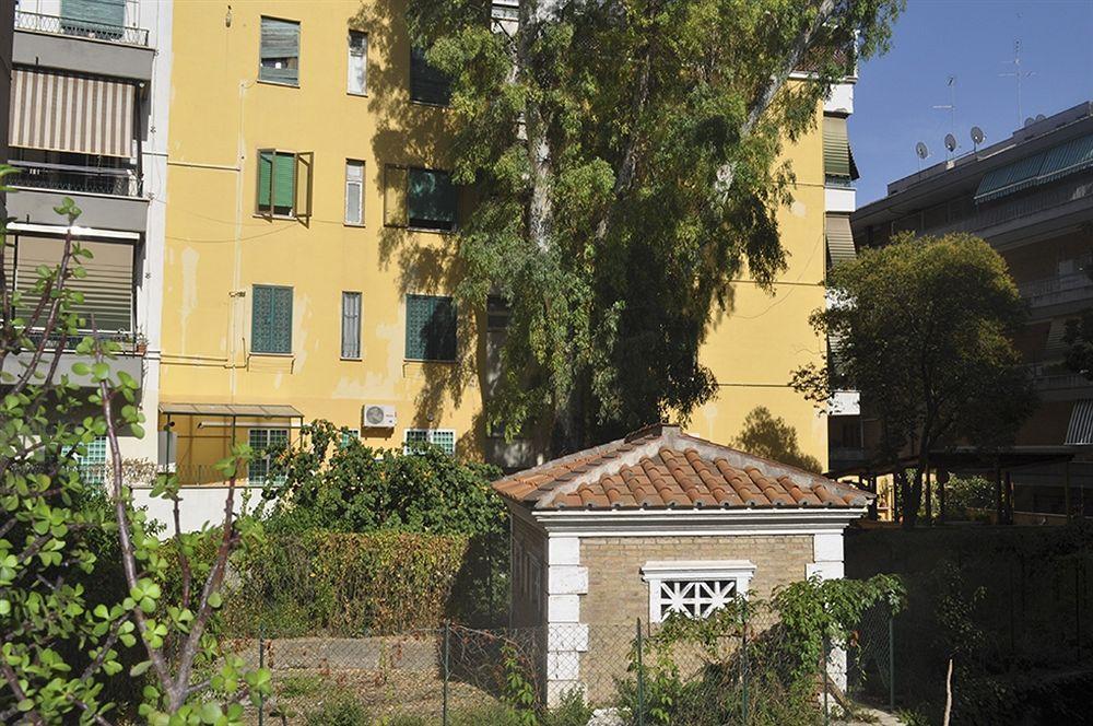Bed and Breakfast Domus Cornelia Рим Экстерьер фото