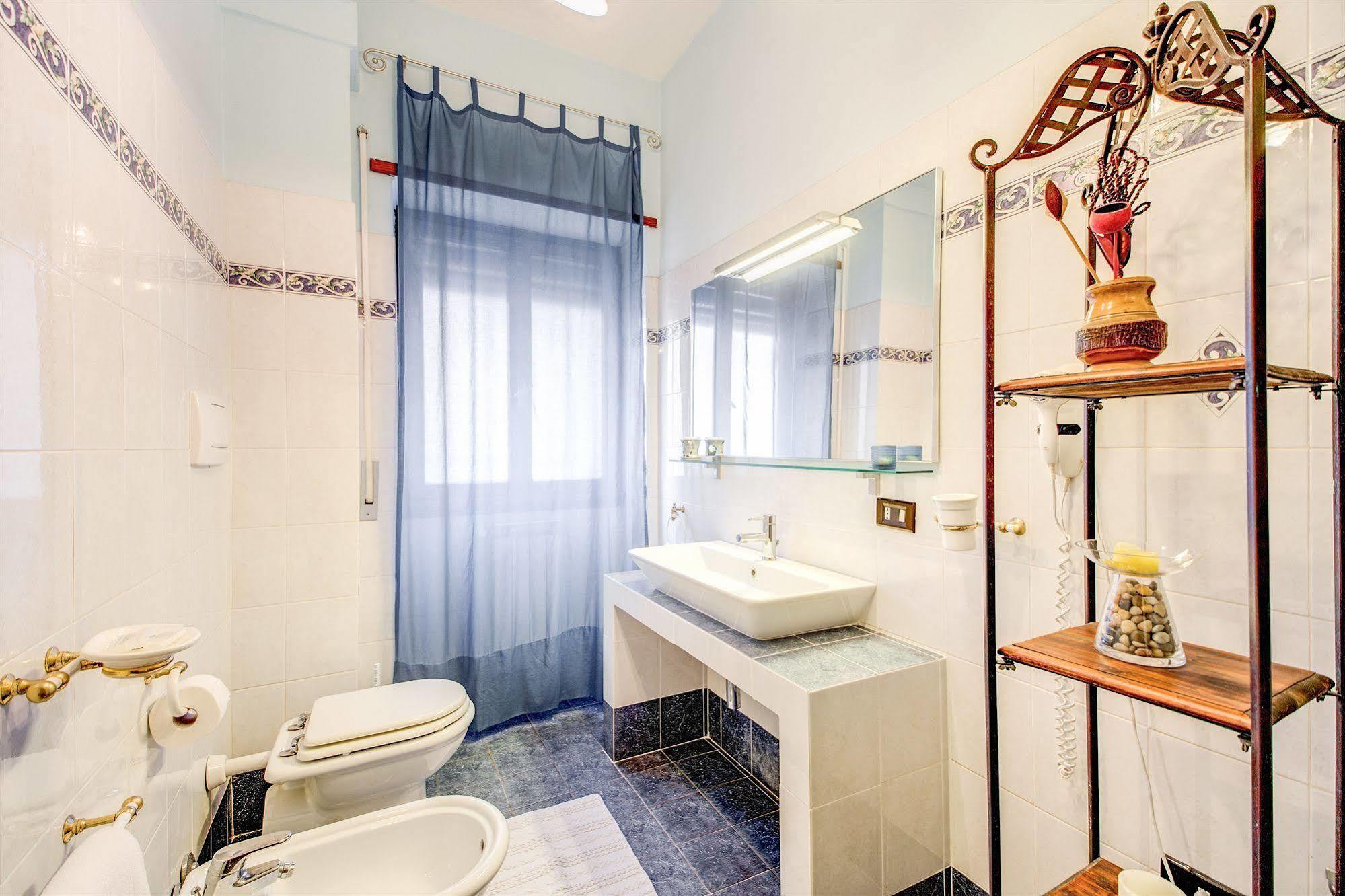 Bed and Breakfast Domus Cornelia Рим Экстерьер фото