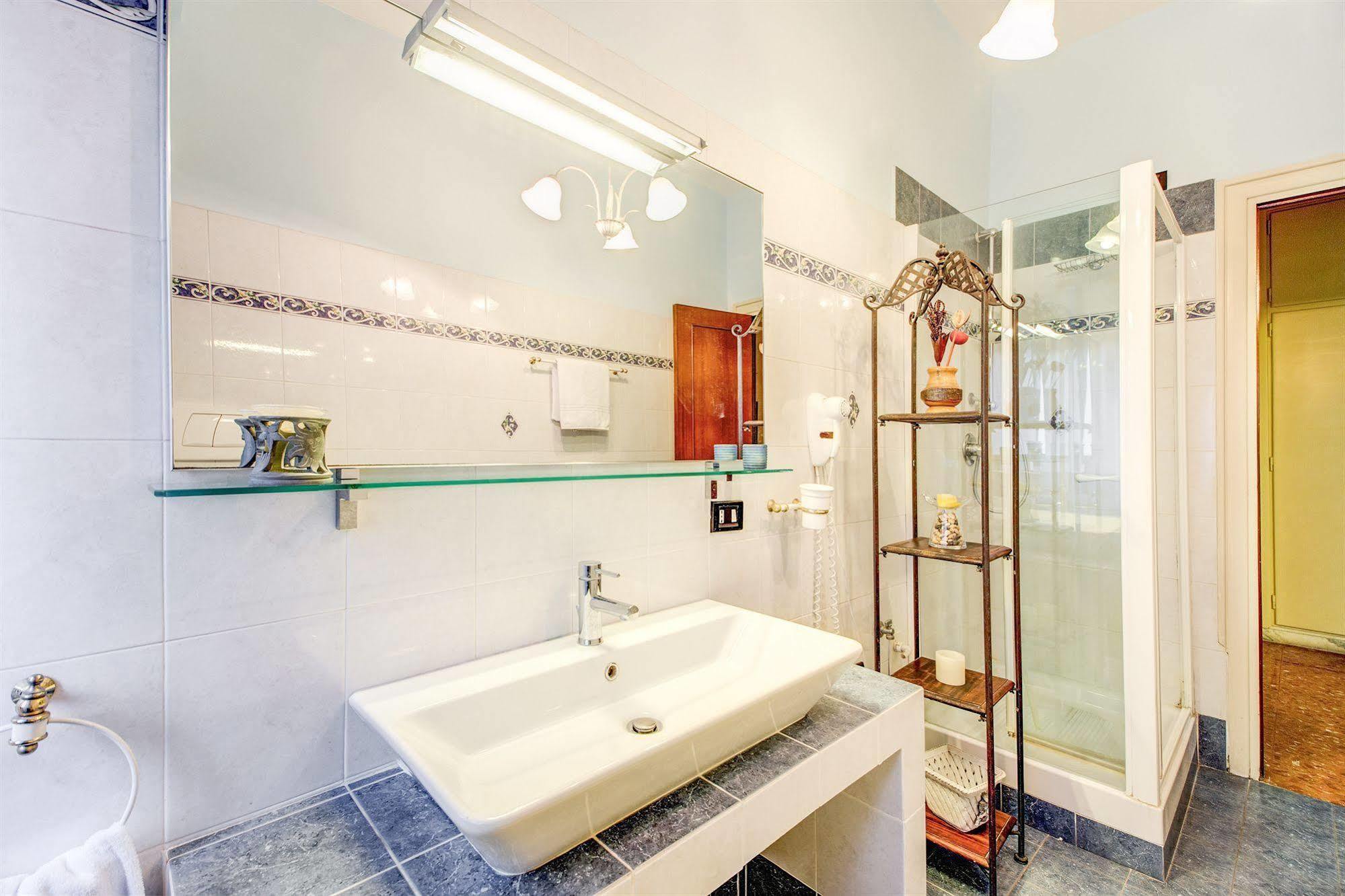 Bed and Breakfast Domus Cornelia Рим Экстерьер фото
