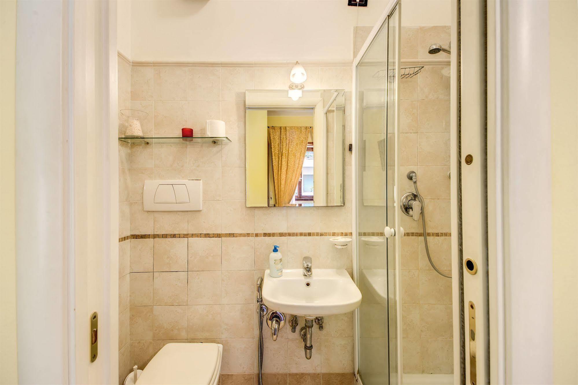 Bed and Breakfast Domus Cornelia Рим Экстерьер фото