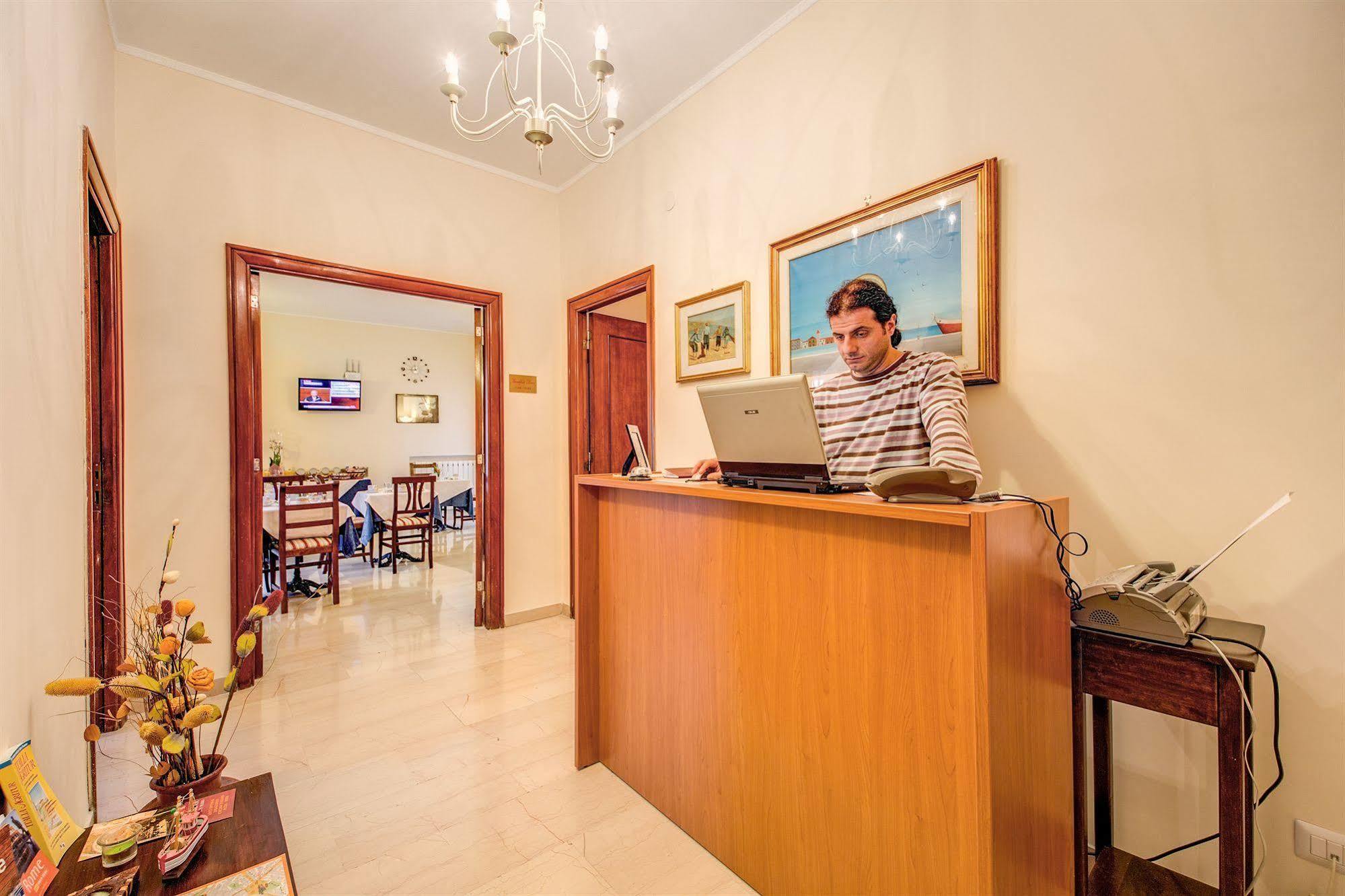 Bed and Breakfast Domus Cornelia Рим Экстерьер фото