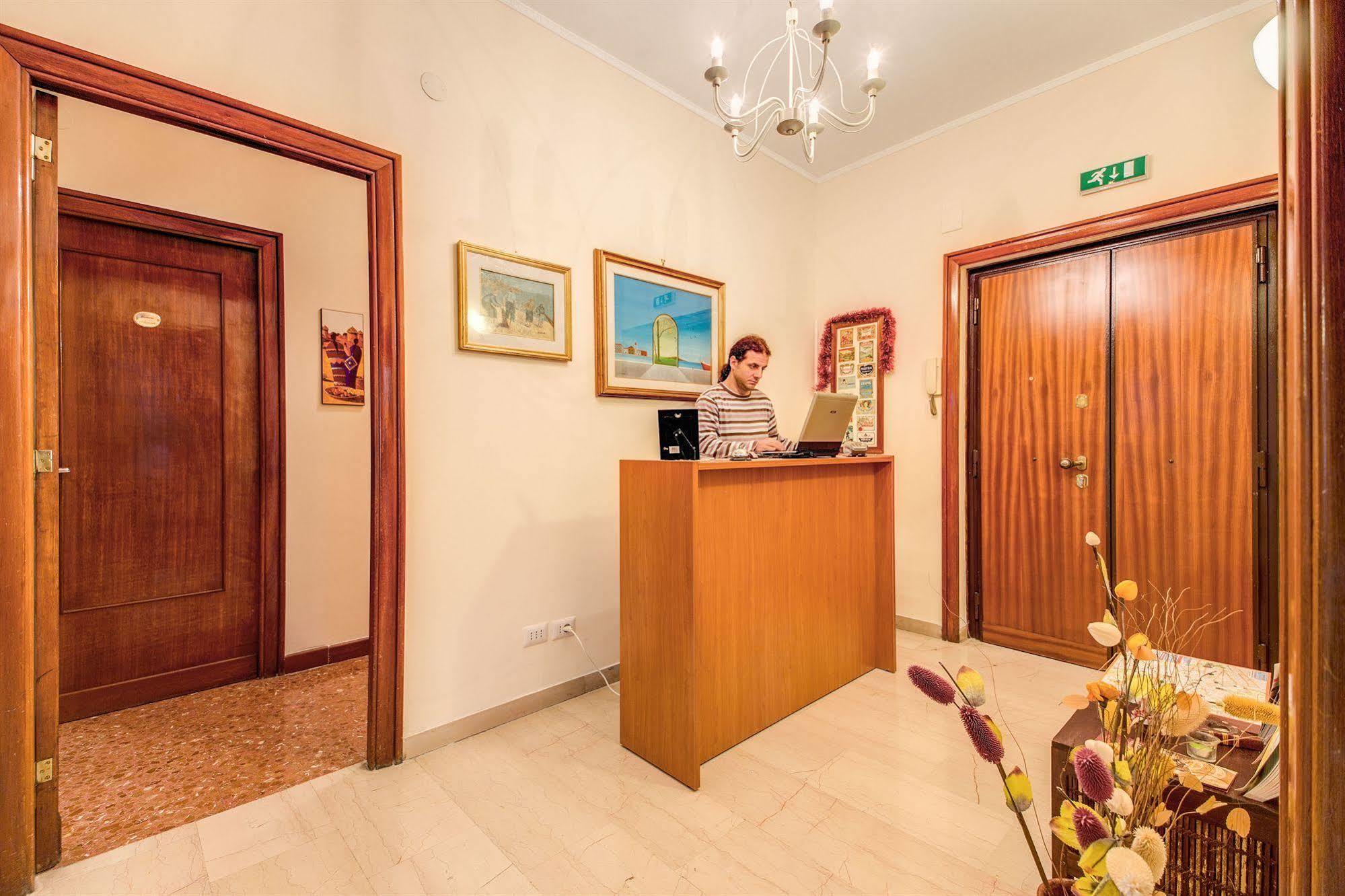Bed and Breakfast Domus Cornelia Рим Экстерьер фото