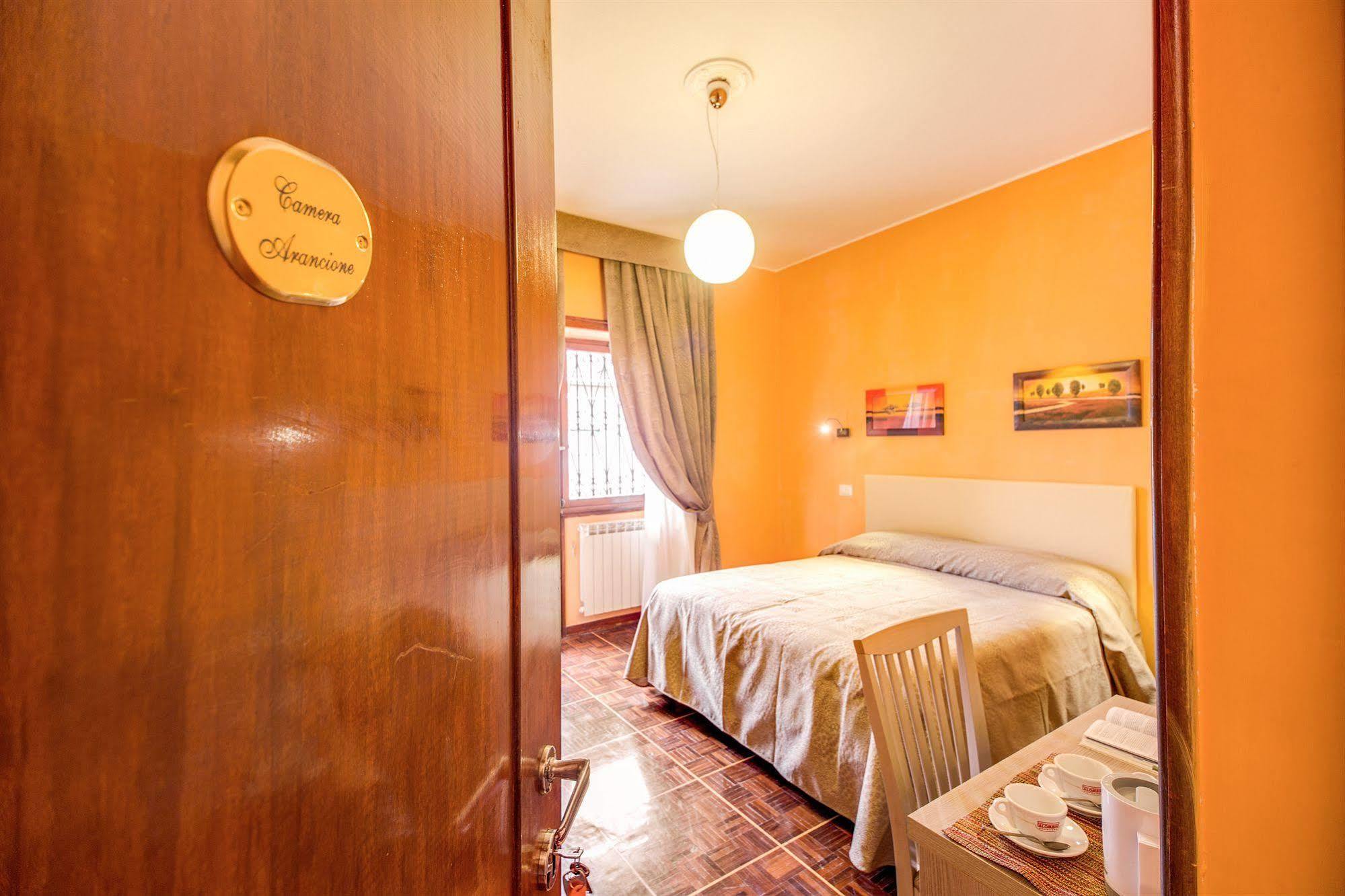 Bed and Breakfast Domus Cornelia Рим Экстерьер фото